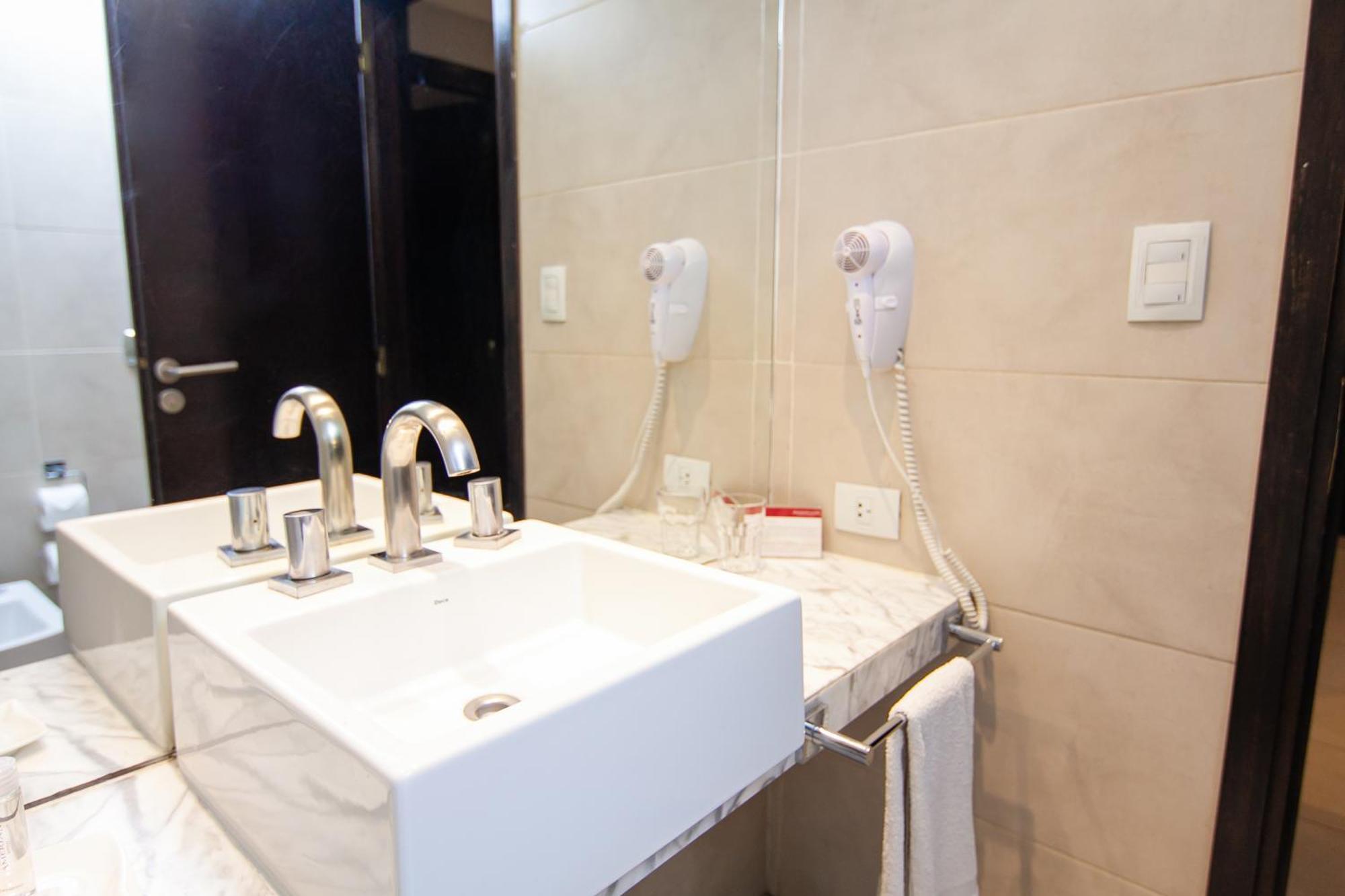 Amerian Tucuman Apart & Suites San Miguel de Tucuman Bilik gambar